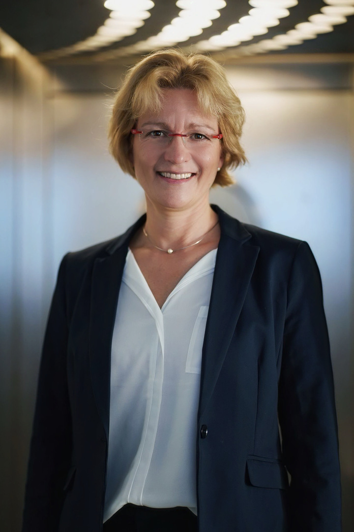 Nicole Benedict, Prokuristin und Projektmanagerin